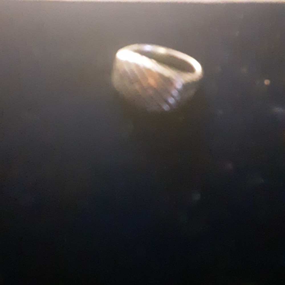 Silver ring - Picture 2 of 3